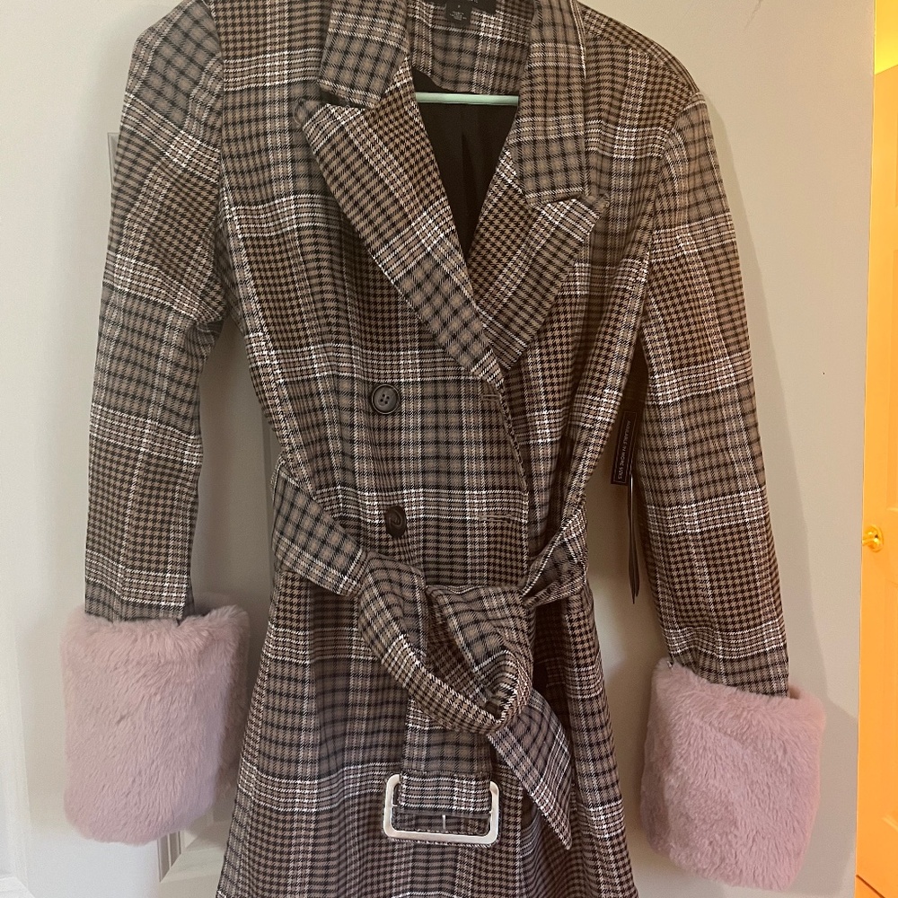 Halogen trench coat with fur sleeves brand new with tag